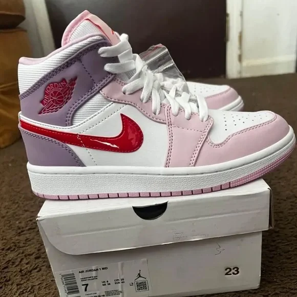 Nike Jordan 1 MID - Picture 3 of 5